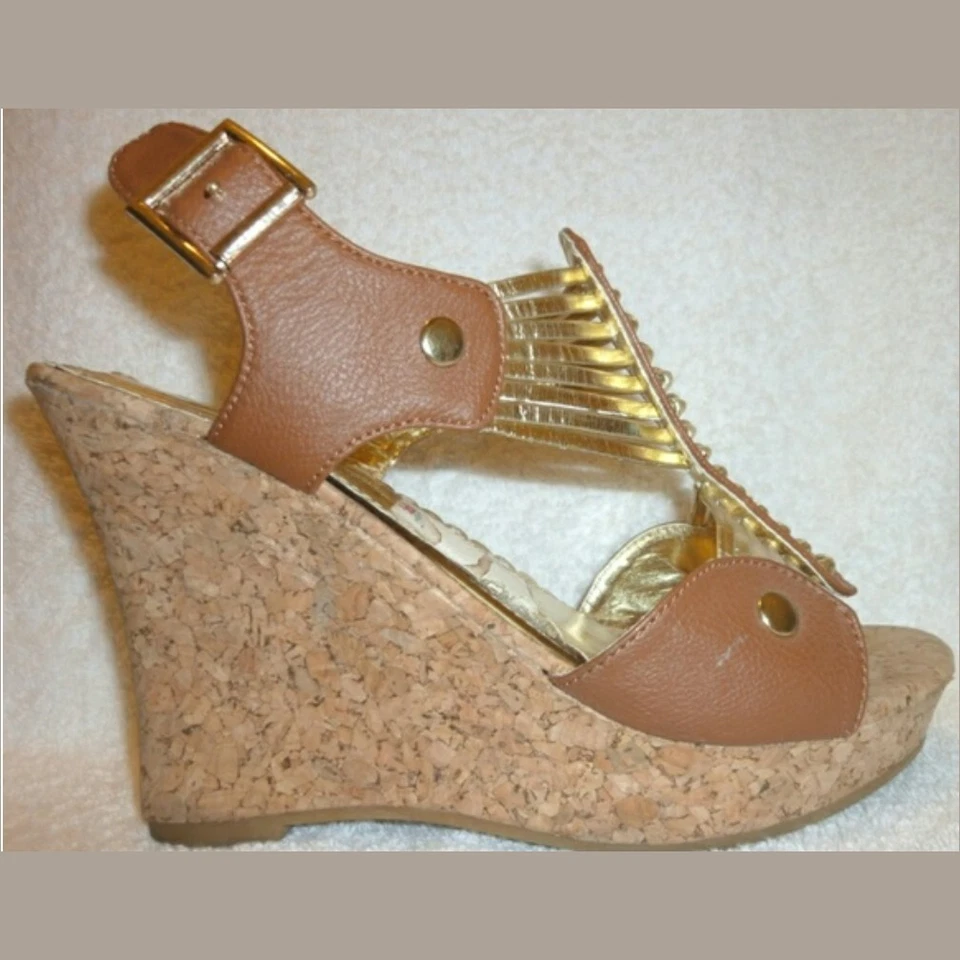 FOREVER NWB 6B, LEATHER, CORK AND GOLD METALLIC PLATFORM WEDGE SANDALS - Image 1 of 3