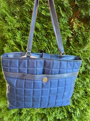 Bolso de Mano Ann Klein Nylon Acolchado Puffer Azul Marino 17" Ancho 12" Alto Foto 1 de 4