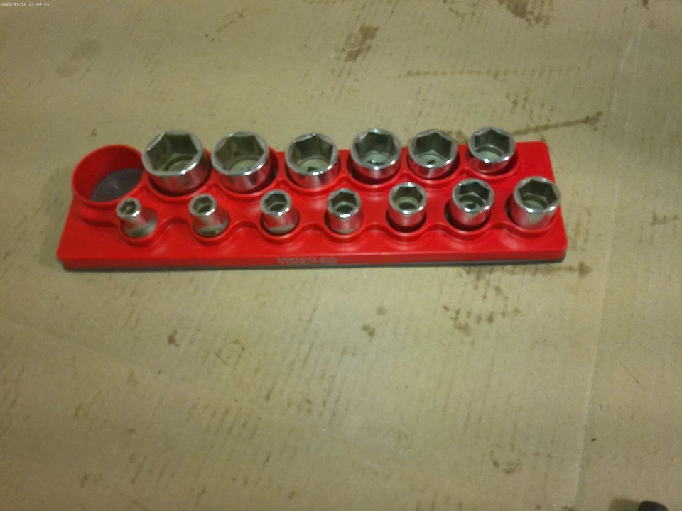 Snap-on 13 pc. 1/2" Drive 6-Point SAE Shallow Socket Set 3/8" - 1-1/8" 313TWYA - Image 1 of 1