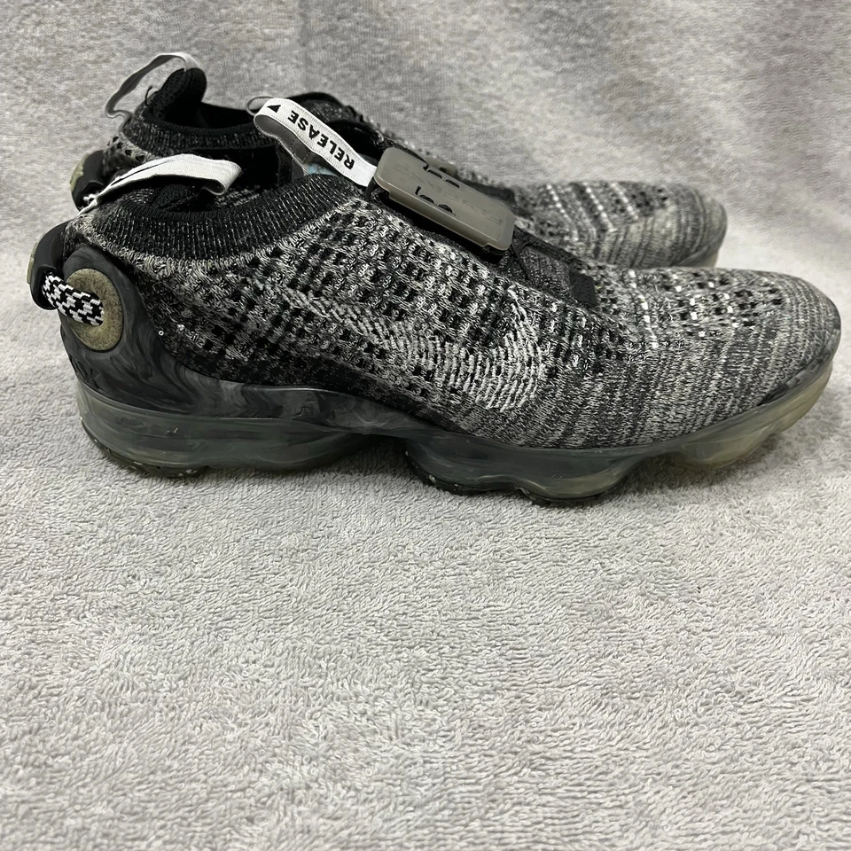 Nike Air VaporMax Size 6Y 2020 Flyknit  Oreos Running Shoes Sneakers GS Youht - Image 1 of 4