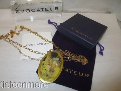 COLLAR COLGANTE OVALADO DISEÑADOR EVOCADOR EL MUSEO DEL BESO MU-225 RETIRADO NOS Foto 1 de 4