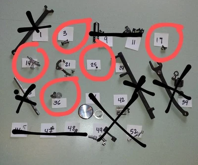 **U ELIGE** ARTÍCULOS NUEVOS Máquina de Coser Singer 221 PIEZAS PESO PLUMA AÑOS 30-50 Foto 1 de 3