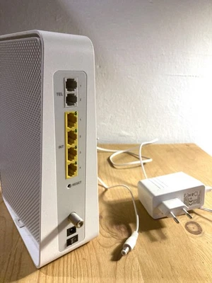 Unitymedia Connect Box CH7465LG-LC WLAN Router Modem weiß - Bild 1 von 4