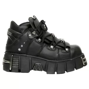 NUOVE SCARPE ROCK TOWER Stivali gotici biker in pelle nera metallizzata - Foto 1 di 5