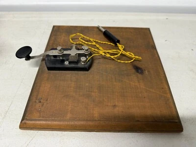 Deluxe Wood Base Telegraph Key with 3.5mm Cable - Image 1 of 4