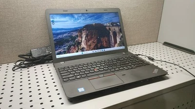 Lenovo ThinkPad E560 15.6" Core i5-6200U @ 2.3GHz 8GB RAM 256GB SSD Win 11 Pro Foto 1 de 4
