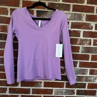 Athleta Renew Sin Costuras Acanalado Cuello en V Manga Larga Lavanda Púrpura Grande. NUEVO Foto 1 de 4