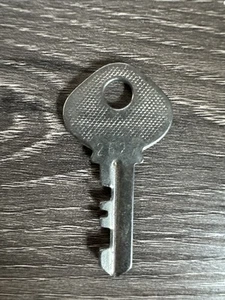 Slaymaker Padlock Key 2627 - Picture 1 of 8