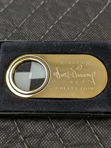 Walt Disney Classics Collection Magnifying Glass Reef Hallmark - Picture 1 of 5