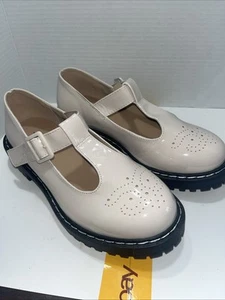 TORRID DAMENSCHUHE 7,5 WW ELFENBEINFARBEN rosa LACKLEDER T-RIEMEN STOLLEN MARY JANE - Bild 1 von 6