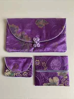 NUEVO Bolso sin asas púrpura asiático japonés tema satinado maquillaje bolso de mano graduación (3 piezas) Foto 1 de 4