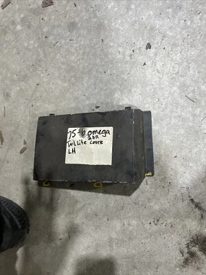 1975-76 Oldsmobile Omega Inbetween Plate And Taillight Cover LH - Image 1 of 4