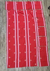 Vintage MCM Christmas Tablecloth & 10 napkins - Red w/white holly embroidered FS - Picture 1 of 10