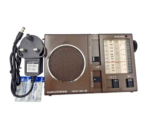 Radio mondiale Grundig Yacht Boy 80 LW MW K/SW U/FM portatile vintage da collezione - Foto 1 di 24