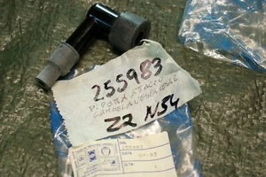 PIPPETTA CAPPUCCIO CANDELA ORIGINALE PIAGGIO PER SKYPPER 125 - Foto 1 di 1