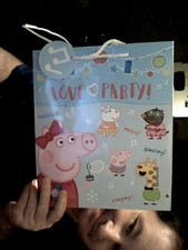 KIDS PEPPA PIG LOVE TO PARTY GIFT BAG BIRTHDAY CHRISTMAS PARTY PRESENT