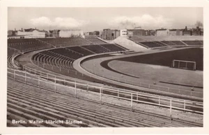 uralte AK, Berlin Walter Ulbricht Stadion Tribüne Startbahn - Bild 1 von 1