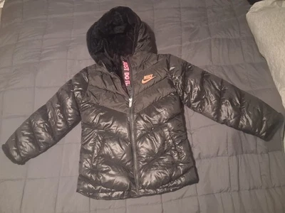 Girls Nike Puffer Jacket-Black-Sz 6/M-5/6 Yrs - Image 1 of 4