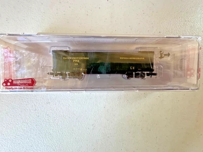 Roundhouse #82901 N 50' Express Reefer Car-Pacific Fruit Express #528 con estuche- LN Foto 1 de 4