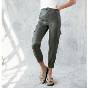 Anthropologie - Pantalon cargo satin scintillant Sanctuary Rylan - Charbon de bois - XS - Photo 1/14