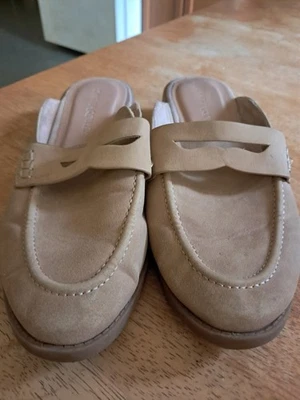 Mules femininas de camurça marrom Cynthia Rowley tamanho 7,5 - Imagem 1 de 4