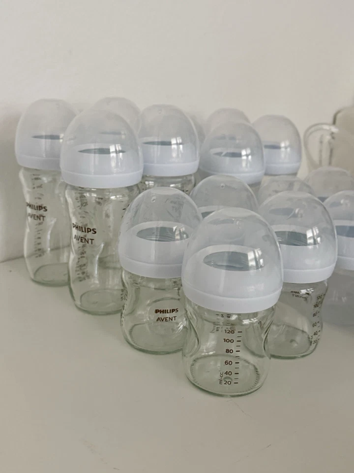 Lot Of 16 Philips Avent Natural Baby Bottle without nipples & Medela breast pump - Image 1 of 4
