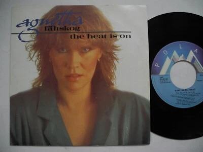 AGNETHA FÄLTSKOG The Heat Is On /Man 45 7" Single 1983 Sweden Polar POS 1335 EX+ Foto 1 de 2