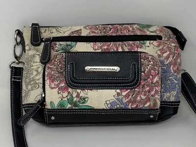 Cartera Stone Mountain Floral y Tela Mariposa e Imitación Cuero 7"x11" Foto 1 de 4