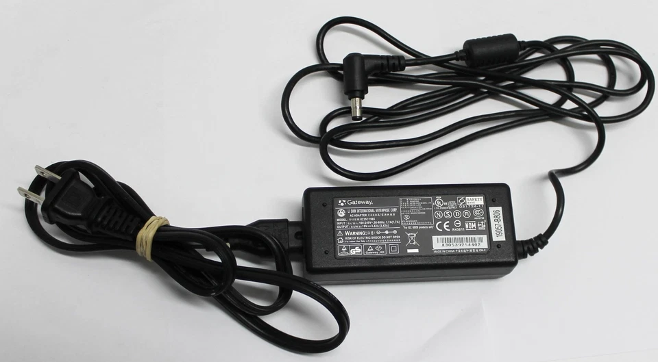 0225C1965 Gateway 65-Watt Ac Adapter and Power Cord Assembly 2-Prong "Grade A" - Image 1 of 1