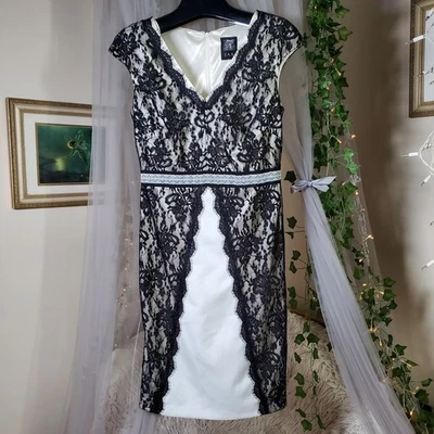 Vestido Vaina Jax Para Mujer Talla M Crema Negro Encaje Superpuesto Sin Mangas Adelgazante Foto 1 de 4