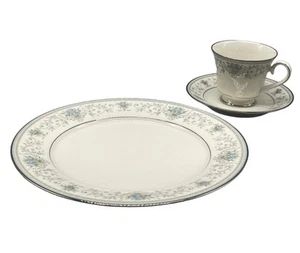 vintage carico fine china Tivoli 7954 dinner set of 3 cup saucer plate READ - Picture 1 of 7