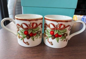 Tiffany & Co. Tiffany Holiday Tazza Tazza Caffè Set di 2 Scatola Porcellana Come Nuova - Foto 1 di 5