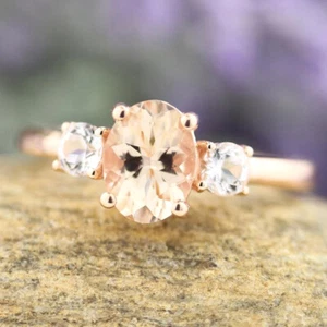 1.6Ct Imitación Morganita Y Diamante 3-Stone Compromiso Anillo 14K Oro Rosa Baño - Imagen 1 de 7