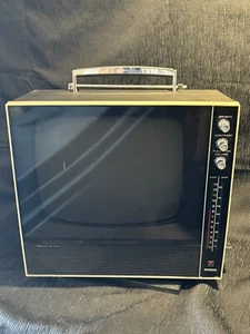 Vtg Retro Hitachi Transistor TV Reciever Portable TV Model TWA-70 UHF/VHF Prop - Picture 1 of 23