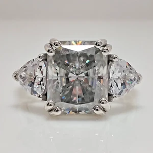 925 Sterlingsilber 4ct strahlend hellgrau Moissanit 3 Stein Verlobungsring - Bild 1 von 11