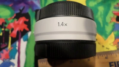 Teleconvertidor extensor Canon RF 1,4x para lentes selectas sin espejo (modelo de EE. UU.) Foto 1 de 4