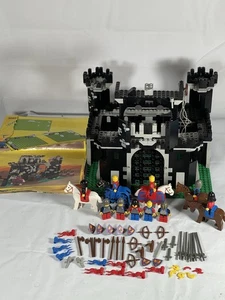 Classic Lego 6085 BLACK MONARCH CASTLE - Picture 1 of 12