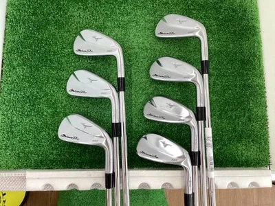 Mizuno Pro 225 Iron Set 4-9+Pw Dynamic Gold S120 7pcs Right-Handed Golf Clubs - Image 1 of 4