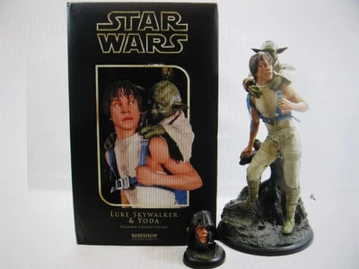 Sideshow Star Wars Luke Yoda Dagobah Training  MIB Limited 1:4  plus shipper - Image 1 of 4