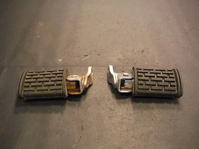 83 clavijas de pasajero trasero izquierdo derecho Yamaha Venture Royale XVZ1200 XVZ 1200 1983  Foto 1 de 4