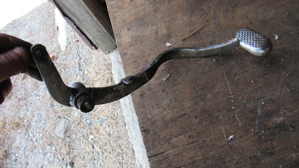 Pedal de freio traseiro Honda SL90 1969 - Imagem 1 de 1