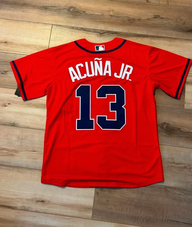 Camiseta deportiva cosida Ronald Acuña Jr #13 Atlanta Braves roja juvenil mediana Foto 1 de 2