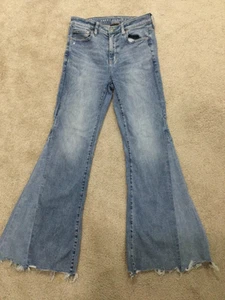 AMERICAN EAGLE Festival Flare Jeans Womens 8 Light Wash 8X30 11" Rise Raw Hem - Picture 1 of 6