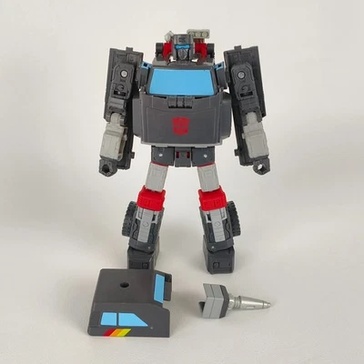 Transformers Trailbreaker Complete Legacy United Deluxe Class Autobots Set - Image 1 of 4