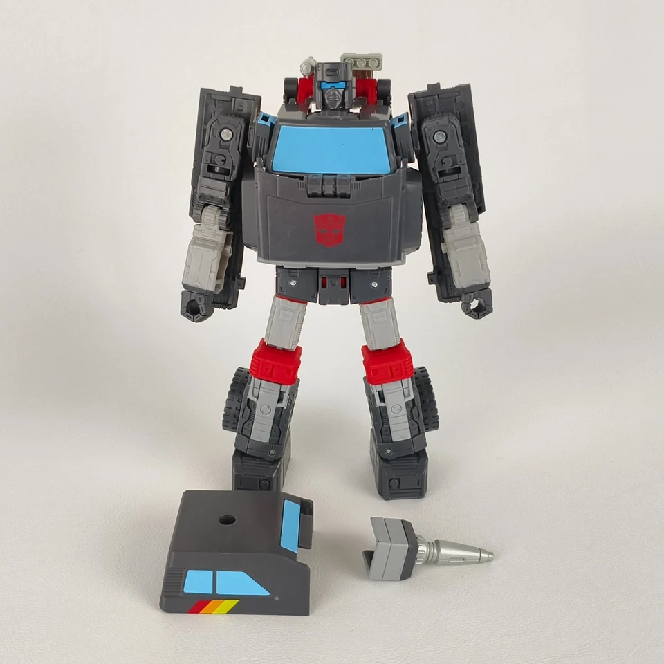 Transformers Trailbreaker Complete Legacy United Deluxe Class Autobots Set - Image 1 of 4