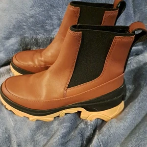 Größe 7,5 Sorel Burgunderrot/Hellbraun Stomper Brex Wasserdicht Chelsea Boot - Bild 1 von 8