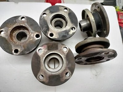 Brida de piñón de tracción trasera Toyota Supra / 4Runner - Lexus IS300 OEM 41204-35041 Foto 1 de 2