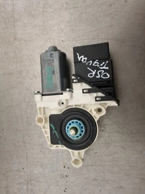 ЭЛЕКТРИЧЕСКИЙ ОКОННЫЙ МОТОР VOLKSWAGEN TIGUAN SE 5N OSR 5N0959704B 2009 - Изображение 1 из 4