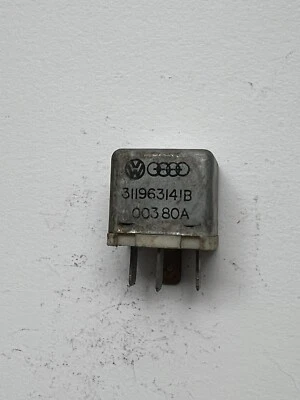 Relé USADO U Original Volkswagen Audi VW 311963141B 003 804 Hella 4RA 909872-00 Foto 1 de 4