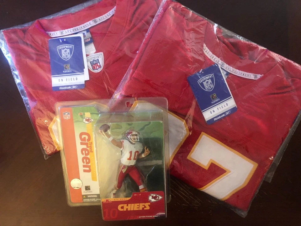 ¡LOTE KC CHIEFS! Figura McFarlane VERDE y 2 camisetas Reebok OTF Larry Johnson sin usar Foto 1 de 4